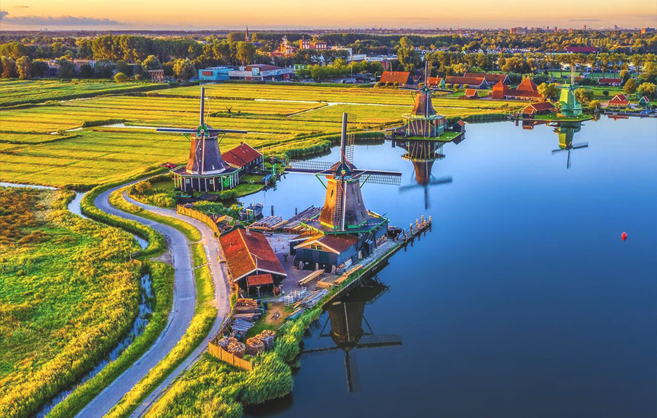 Zaanse schans top view image