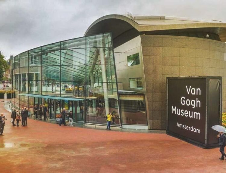 how long does van gogh museum take